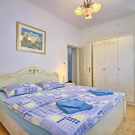 Holiday home Lovely In With Outdoor Swimming Pool Porec