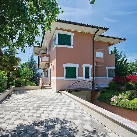 Lovely In With Outdoor Swimming Pool Holiday home